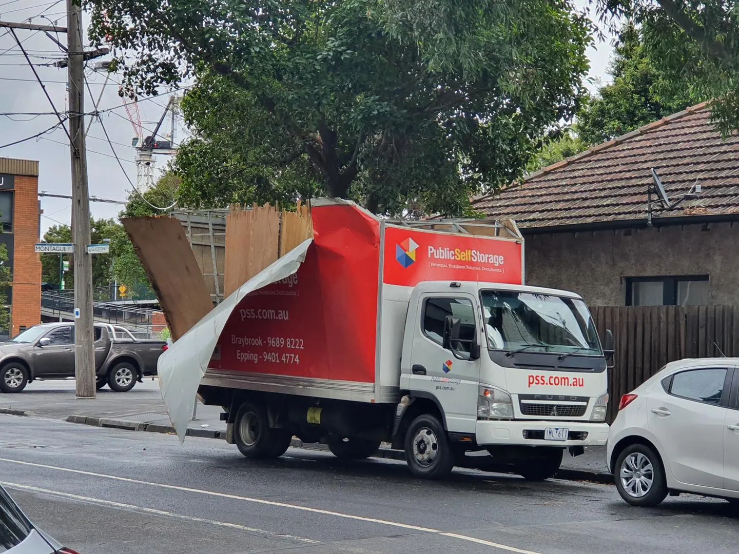 Public Self Storage lost it's head